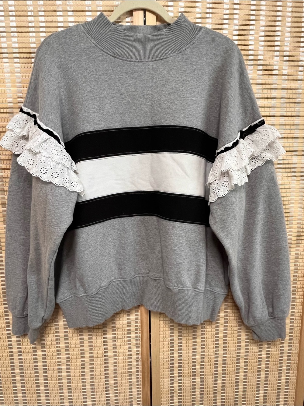 BDG pullover - Picture 2 of 5